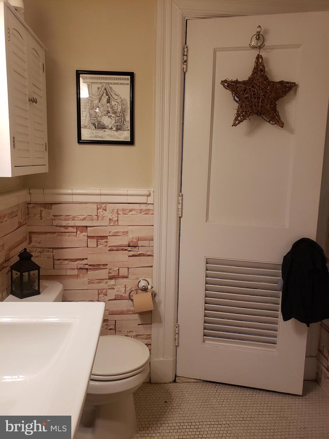 1324 Locust Street, Unit 918 Philadelphia, PA 19107 - Photo 18 of 38 Bathroom