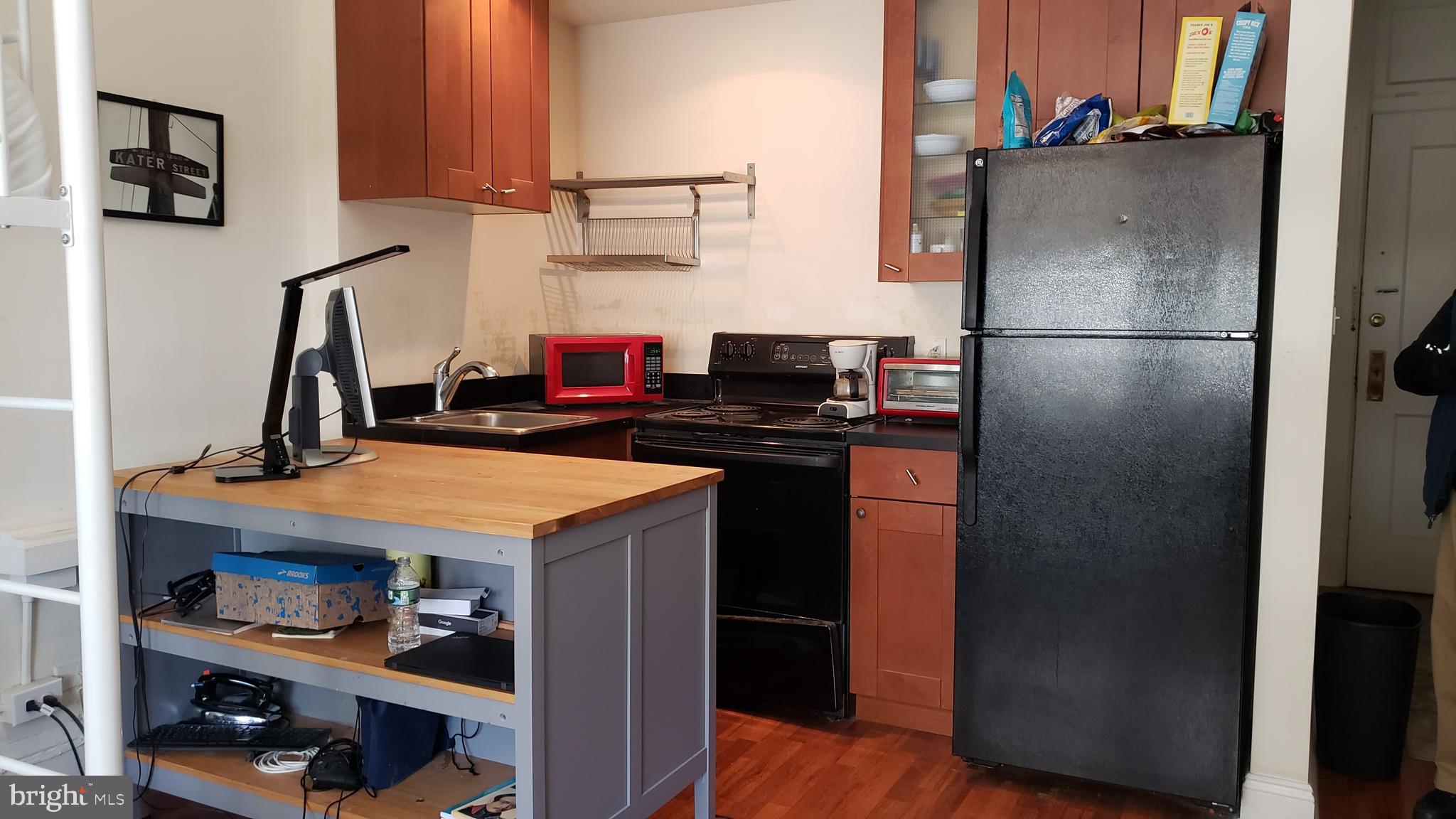 1324 Locust Street, Unit 918 Philadelphia, PA 19107 - Photo 6 of 38
