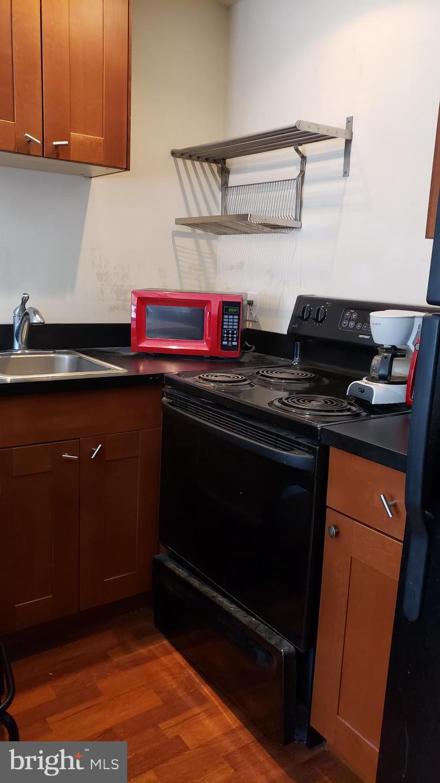 1324 Locust Street, Unit 918 Philadelphia, PA 19107 - Photo 7 of 38