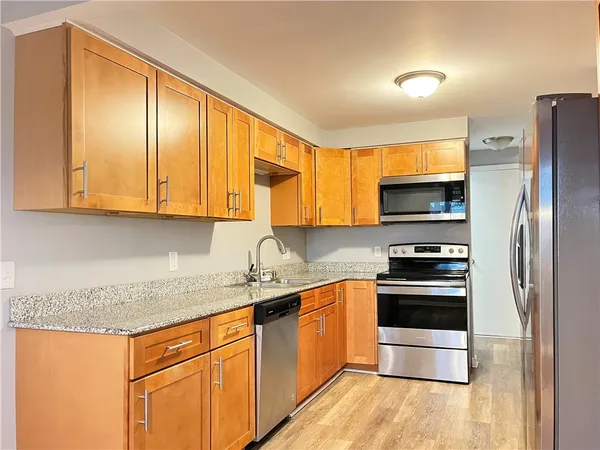 $2,200 | 6 Bucklebury Hill, Perinton, NY 14450