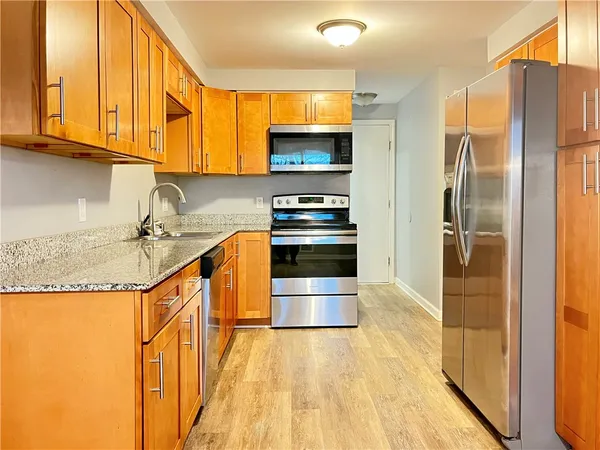 $2,200 | 6 Bucklebury Hill, Perinton, NY 14450