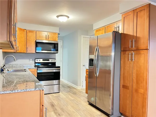 $2,200 | 6 Bucklebury Hill, Perinton, NY 14450