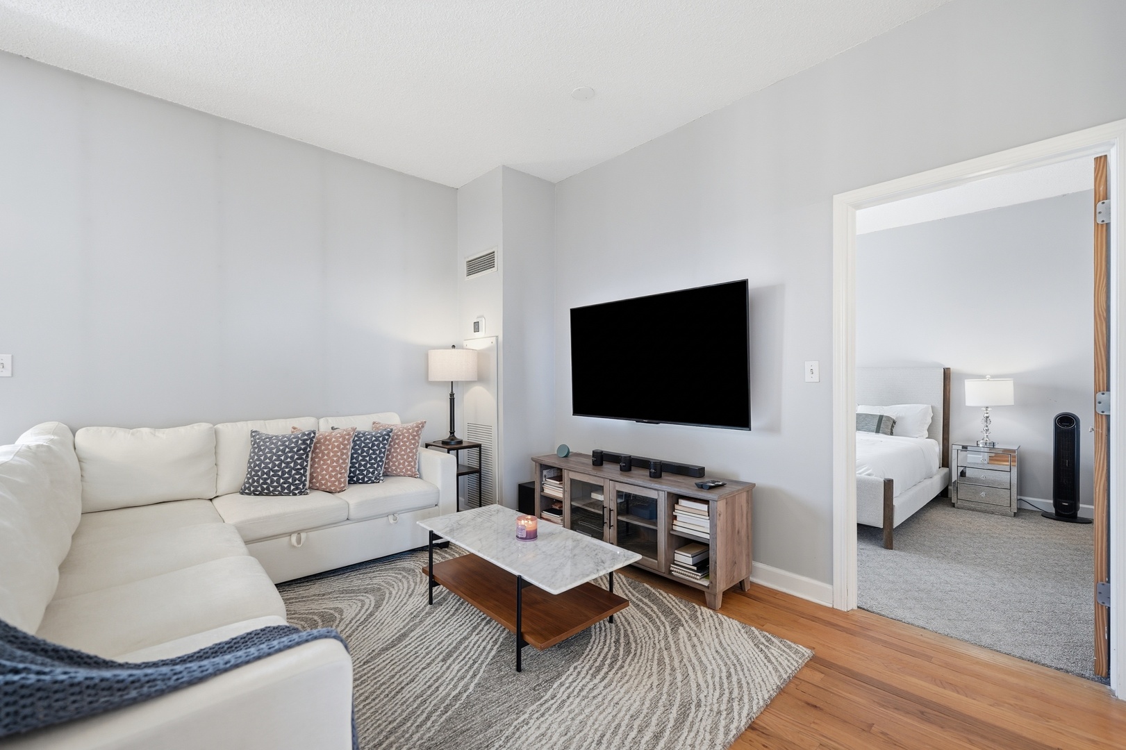 41 East 8th Street, Unit 2905 Chicago, IL 60605 - Photo 13 of 26