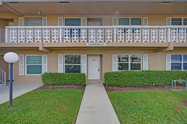 $187,000 | 1140 Boxwood Drive, Unit 102, Delray Beach, FL 33445