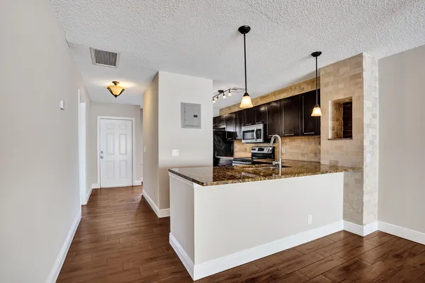 $187,000 | 1140 Boxwood Drive, Unit 102, Delray Beach, FL 33445