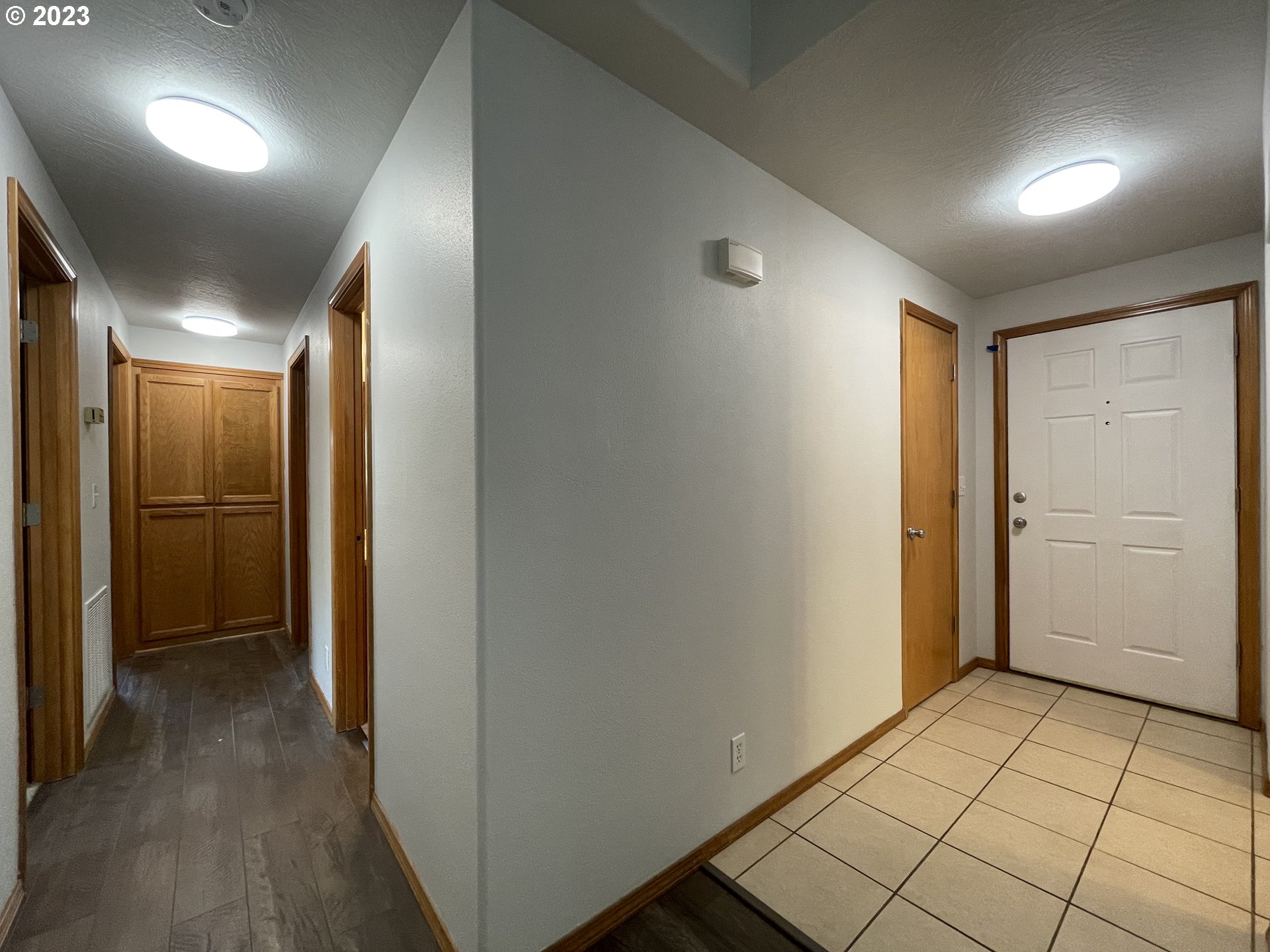4033 Virginia Avenue Springfield, OR 97478 - Photo 11 of 29 a view of hallway with an empty room and a window