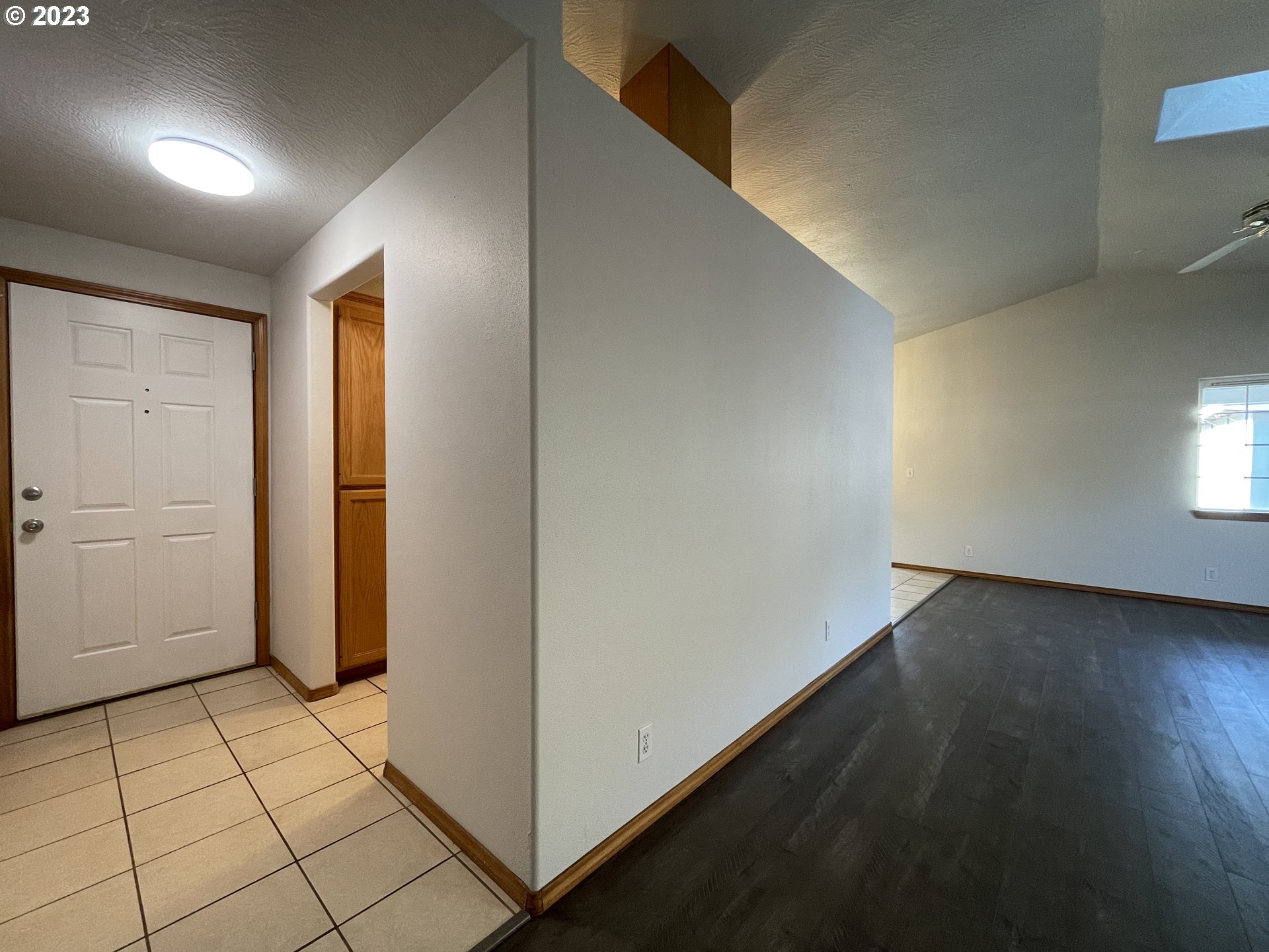 4033 Virginia Avenue Springfield, OR 97478 - Photo 8 of 29 an empty room with windows