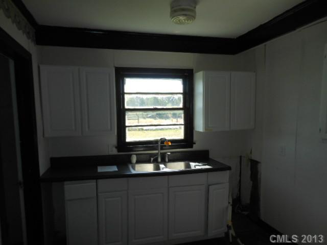 324 Rhyne Station Road Charlotte, NC 28214 - Photo 2 of 10 Gallery Image 2