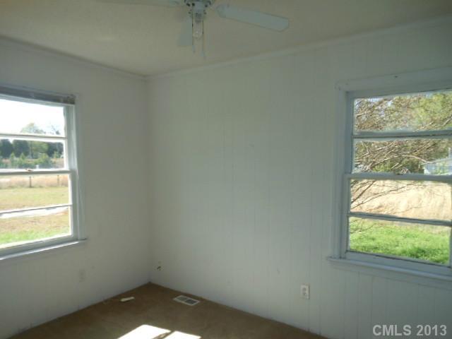 324 Rhyne Station Road Charlotte, NC 28214 - Photo 6 of 10 Gallery Image 6