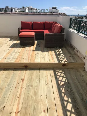 $1,000,050 | 300 Euclid Avenue, Unit 209, Miami Beach, FL 33139