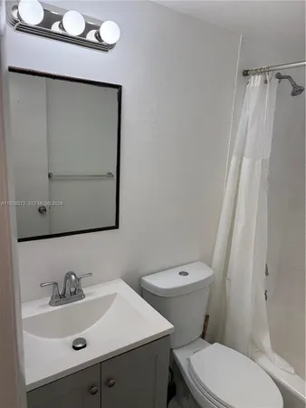 $1,950 | 740 Michigan Avenue, Unit 5, Miami Beach, FL 33139