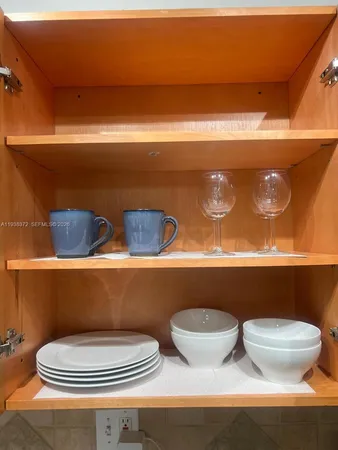 $1,950 | 740 Michigan Avenue, Unit 5, Miami Beach, FL 33139