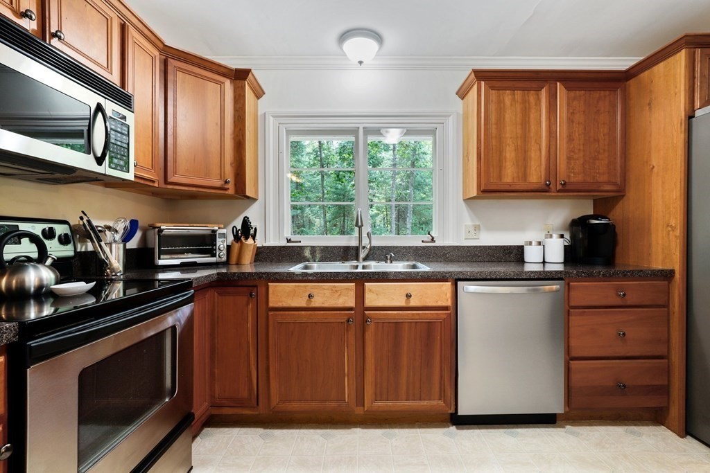 213 Barton Road Stow, MA 01775 - Photo 4 of 31 Gallery Image 4