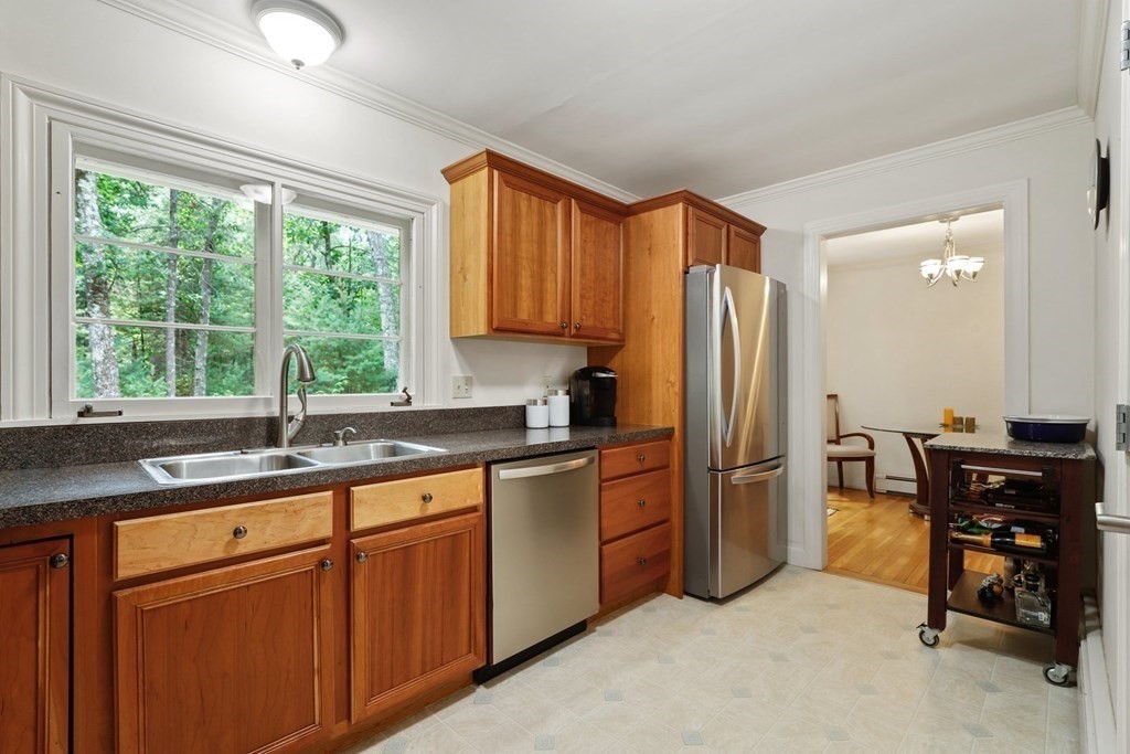 213 Barton Road Stow, MA 01775 - Photo 5 of 31 Gallery Image 5