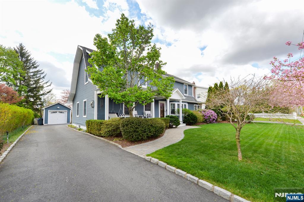 6 Long Avenue Mahwah, NJ 07430 - Photo 3 of 49