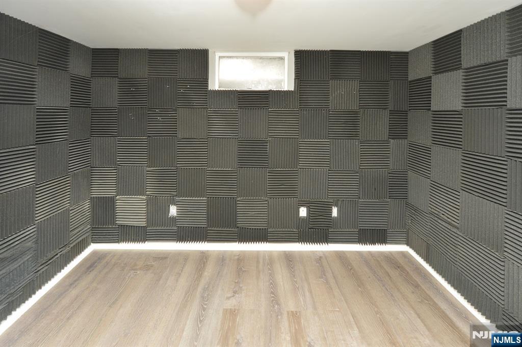 6 Long Avenue Mahwah, NJ 07430 - Photo 34 of 49 a bathroom with a bathtub