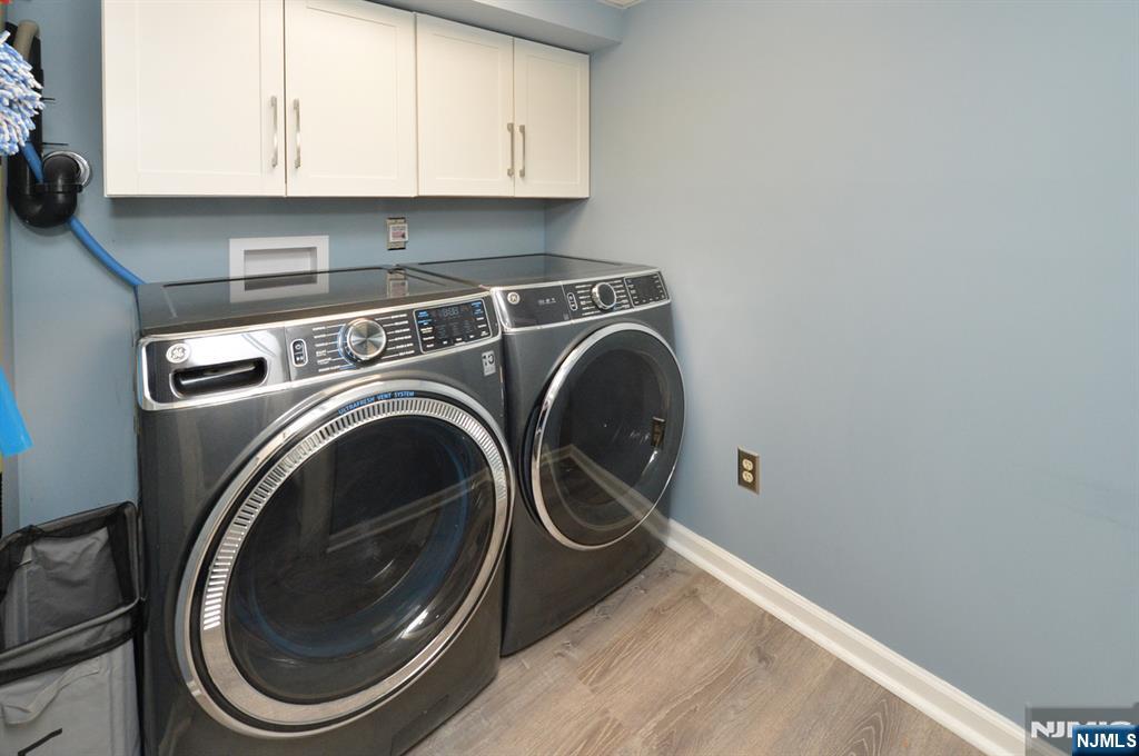 6 Long Avenue Mahwah, NJ 07430 - Photo 36 of 49 a utility room with dryer and washer