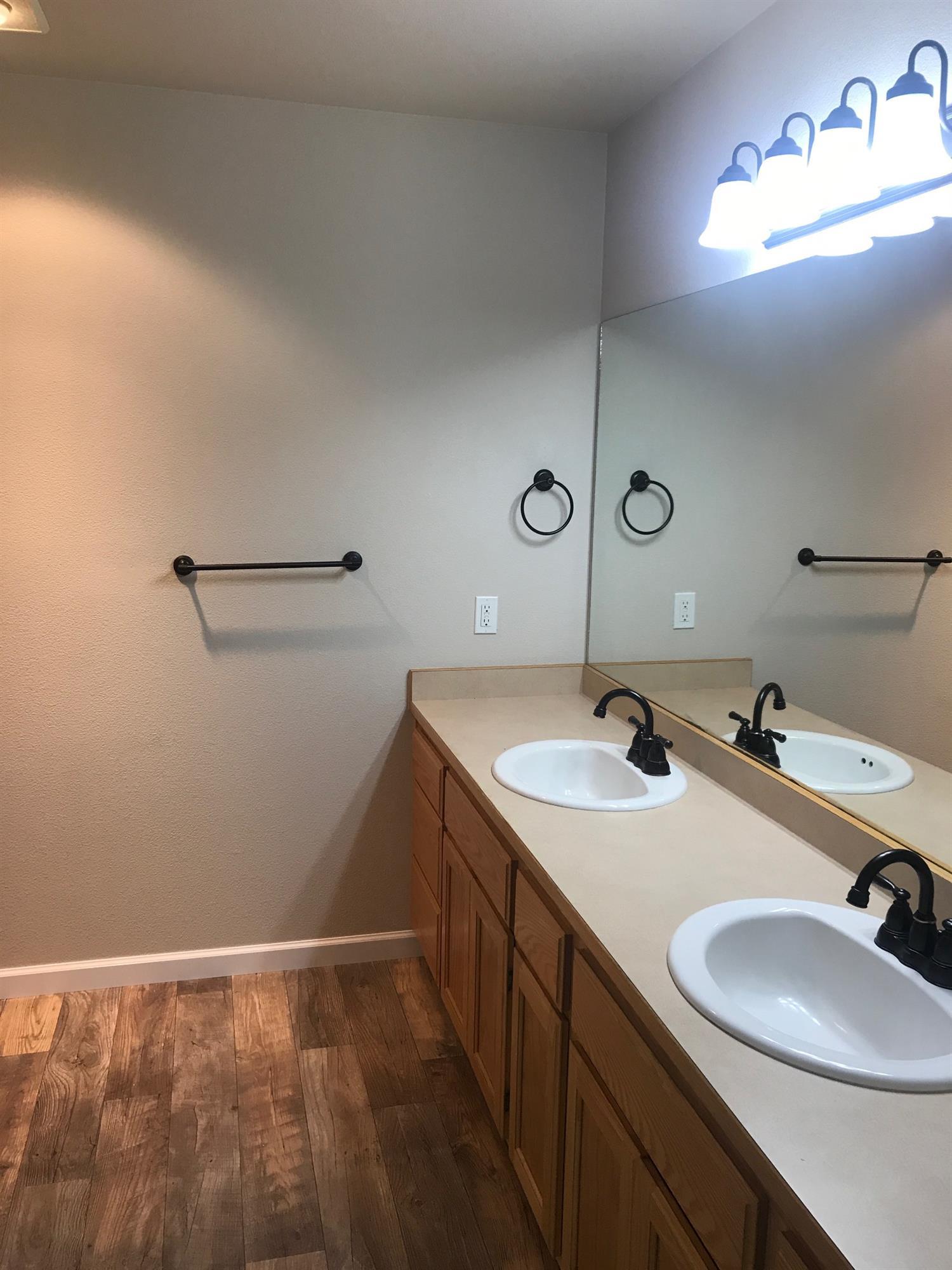 1260 Rockingham Place Grants Pass, OR 97527 - Photo 5 of 8 Additional Photo