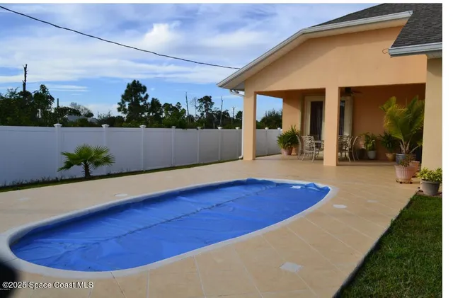 $2,400 | 350 Gamrott Street, Palm Bay, FL 32908