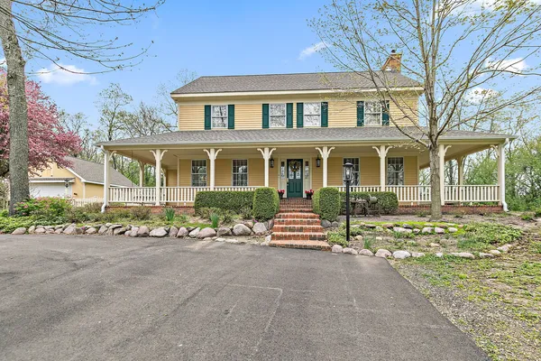 $1,200,000 | 309 Three Oaks Road, Cary, IL 60013