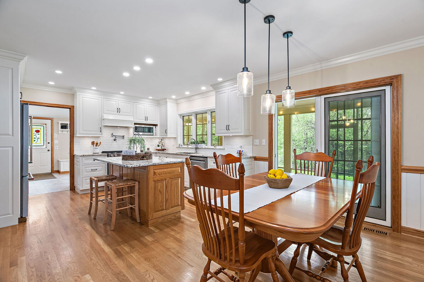 309 Three Oaks Road Cary, IL 60013 - Photo 13 of 62