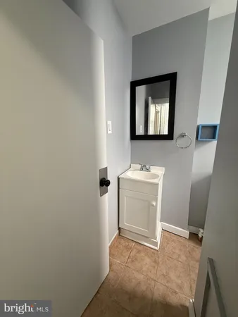 $925 | 2423 East Allegheny Avenue, Unit 1, Philadelphia, PA 19134