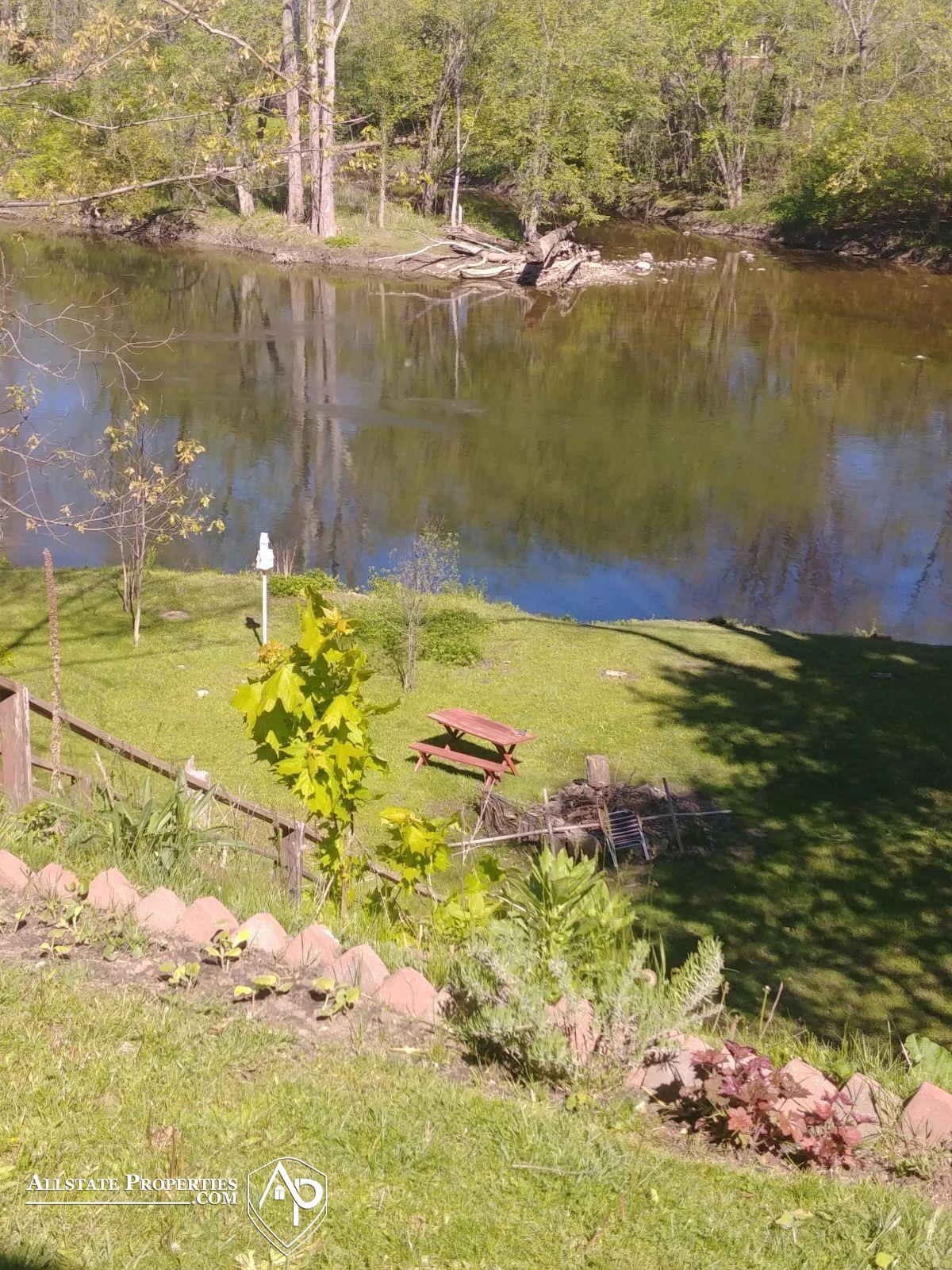 5052 North Seymour Road Flushing, MI 48433 - Photo 20 of 26 50163834-ceec7c5f-826c-465d-9bbe-21d4b862c14a.JPG
