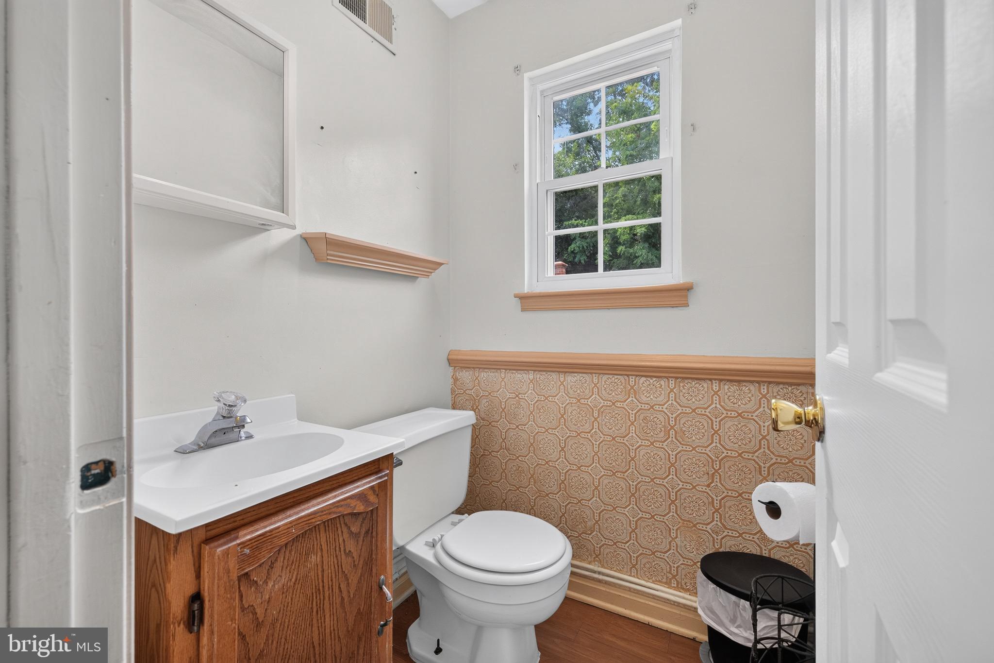 431 Nilsen Road Bear, DE 19701 - Photo 35 of 38 1/2 bathroom
