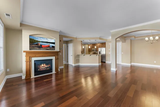 $500,000 | 1320 Riverside Lane, Unit 112, Mendota Heights, MN 55118