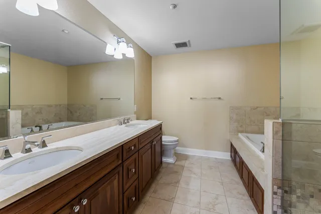 $500,000 | 1320 Riverside Lane, Unit 112, Mendota Heights, MN 55118