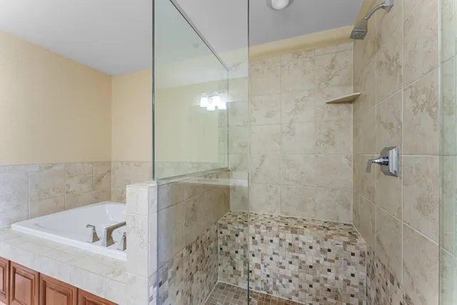 $500,000 | 1320 Riverside Lane, Unit 112, Mendota Heights, MN 55118