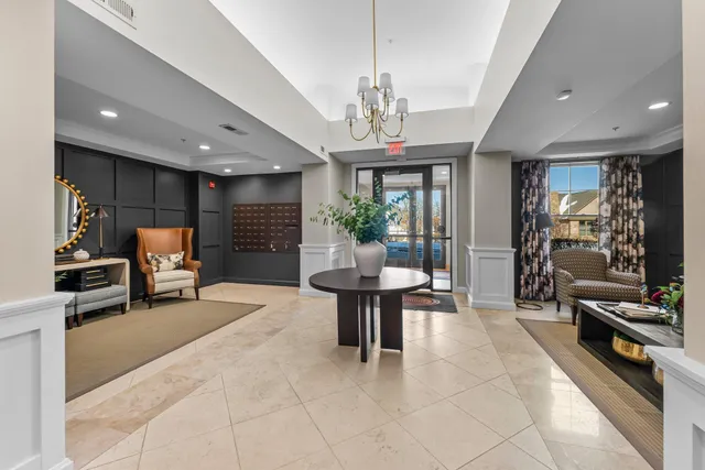 $500,000 | 1320 Riverside Lane, Unit 112, Mendota Heights, MN 55118