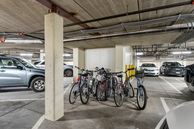 $500,000 | 1320 Riverside Lane, Unit 112, Mendota Heights, MN 55118