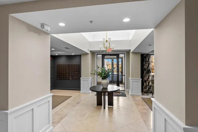 $500,000 | 1320 Riverside Lane, Unit 112, Mendota Heights, MN 55118