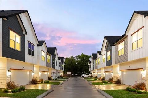 $349,700 | 1826 West Tidwell Road, Houston, TX 77091