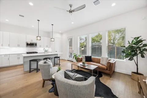 $349,700 | 1826 West Tidwell Road, Houston, TX 77091