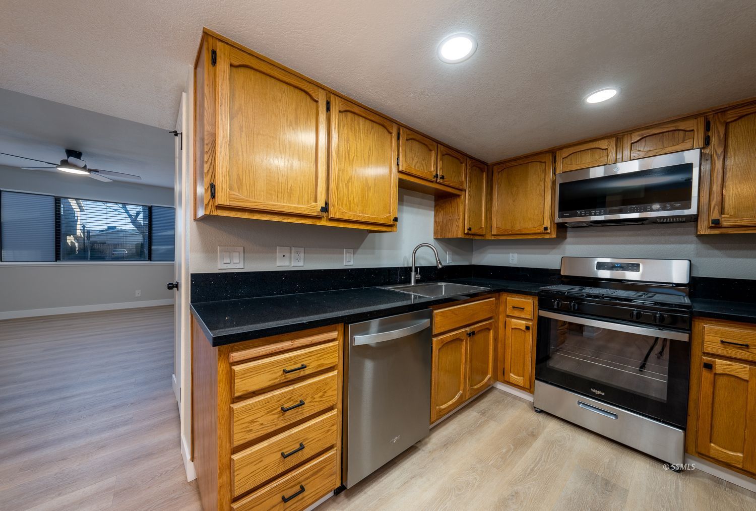 189 East Upjohn Avenue Ridgecrest, CA 93555 - Photo 8 of 29 Gallery Image 8