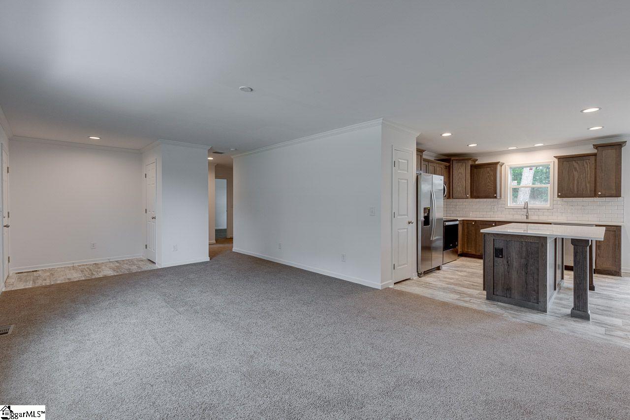 110 South Buckhorn Road Greenville, SC 29609 - Photo 12 of 33 Gallery Image 12
