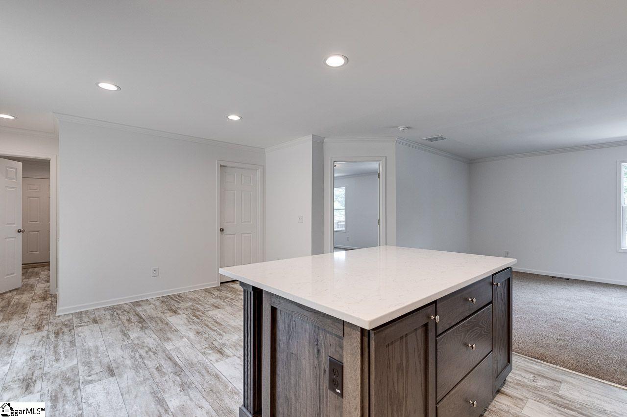 110 South Buckhorn Road Greenville, SC 29609 - Photo 8 of 33 Gallery Image 8