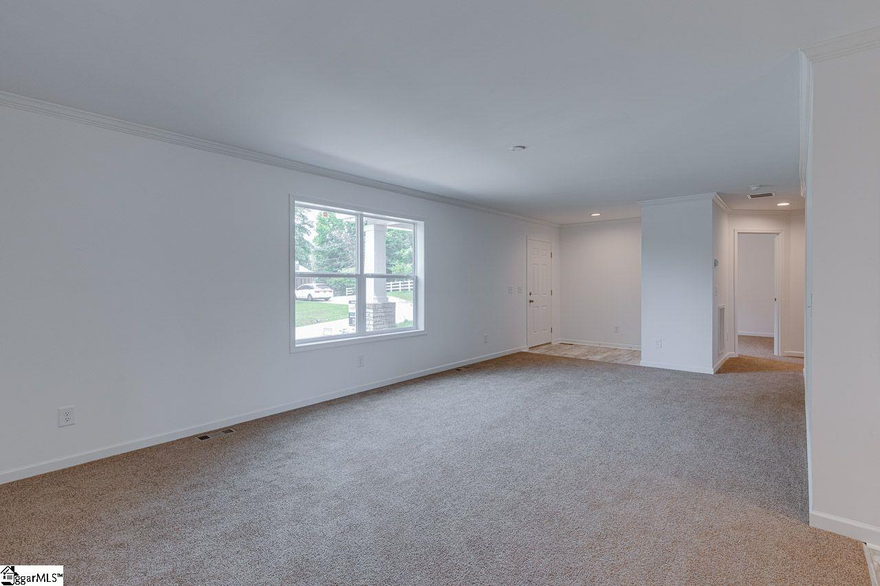 110 South Buckhorn Road Greenville, SC 29609 - Photo 9 of 33 Gallery Image 9