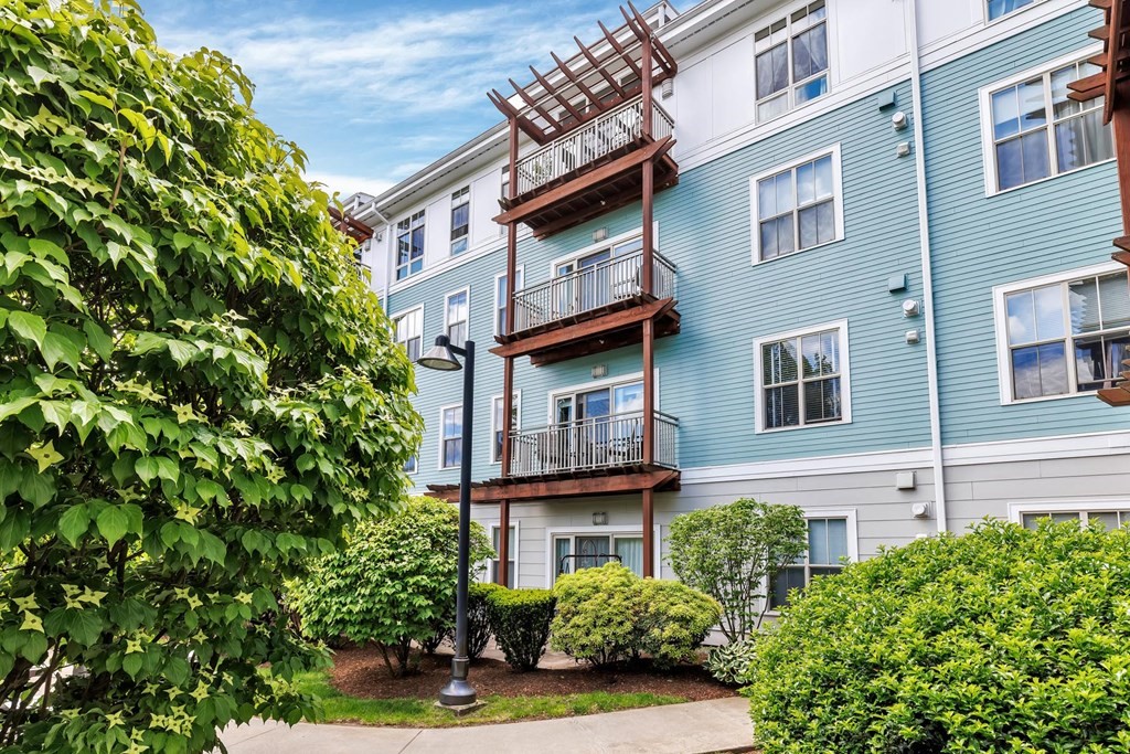 4 Repton Place, Unit 4201 Watertown, MA 02472 - Photo 3 of 12