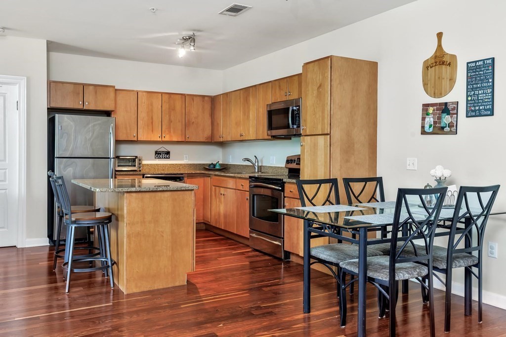 4 Repton Place, Unit 4201 Watertown, MA 02472 - Photo 5 of 12