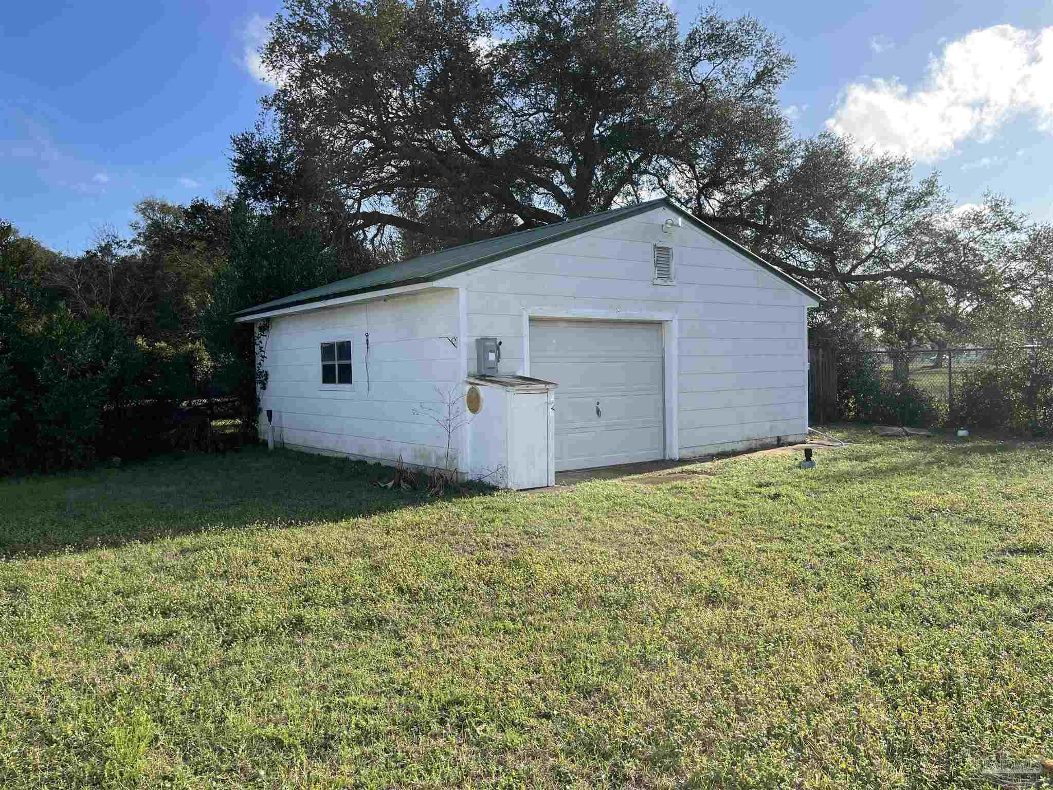 803 Rue Max Street Pensacola, FL 32507 - Photo 9 of 12