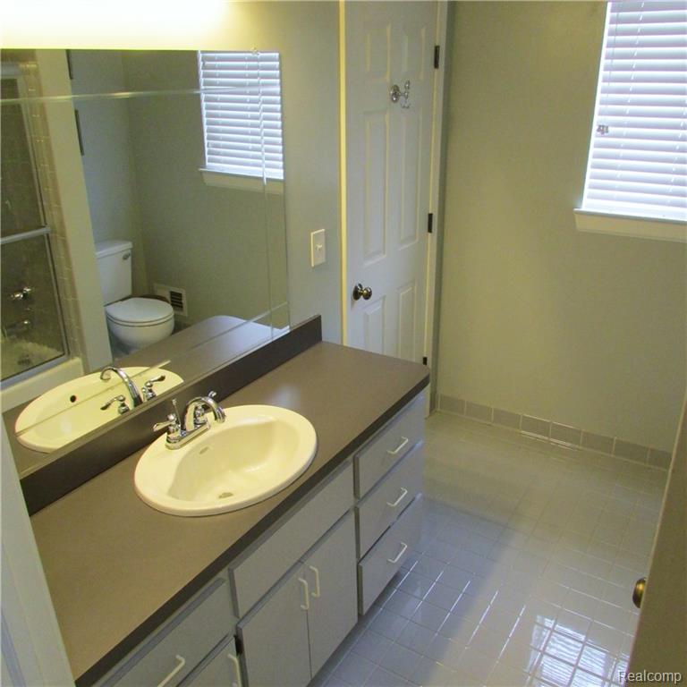 814 Francis Street Rochester Hills, MI 48307 - Photo 20 of 23
