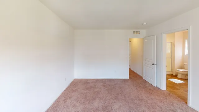 $2,595 | 1054 Kilbery Lane, North Aurora, IL 60542