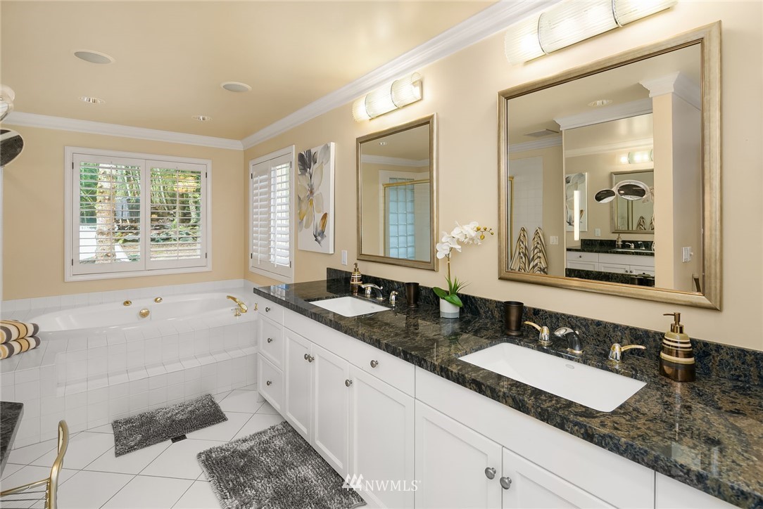 17618 Southeast 102nd Street Renton, WA 98059 - Photo 14 of 25