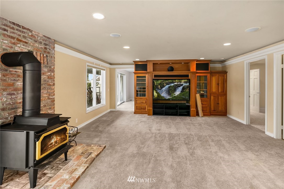 17618 Southeast 102nd Street Renton, WA 98059 - Photo 16 of 25