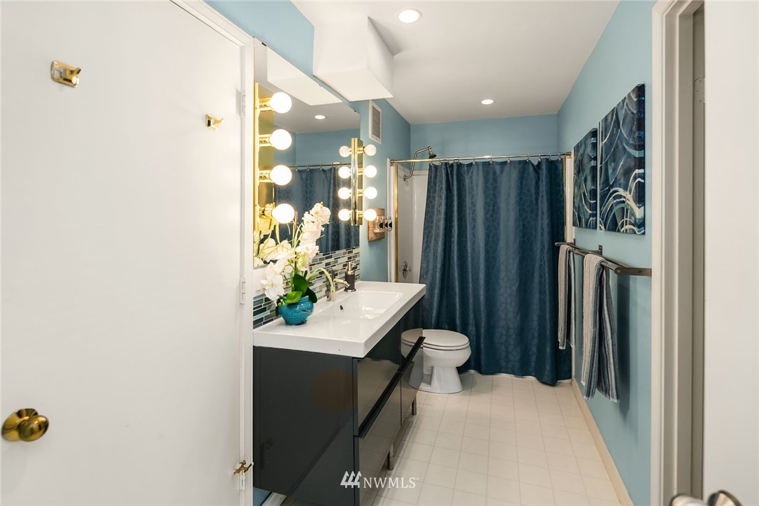 17618 Southeast 102nd Street Renton, WA 98059 - Photo 18 of 25