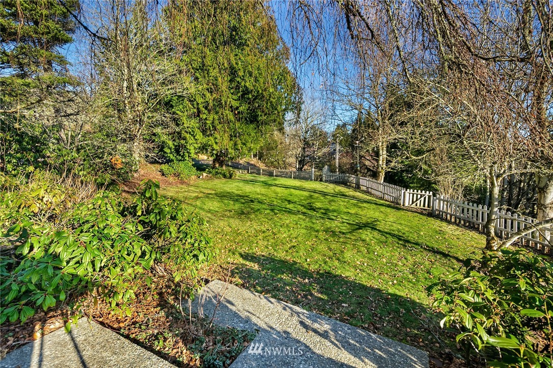 17618 Southeast 102nd Street Renton, WA 98059 - Photo 21 of 25