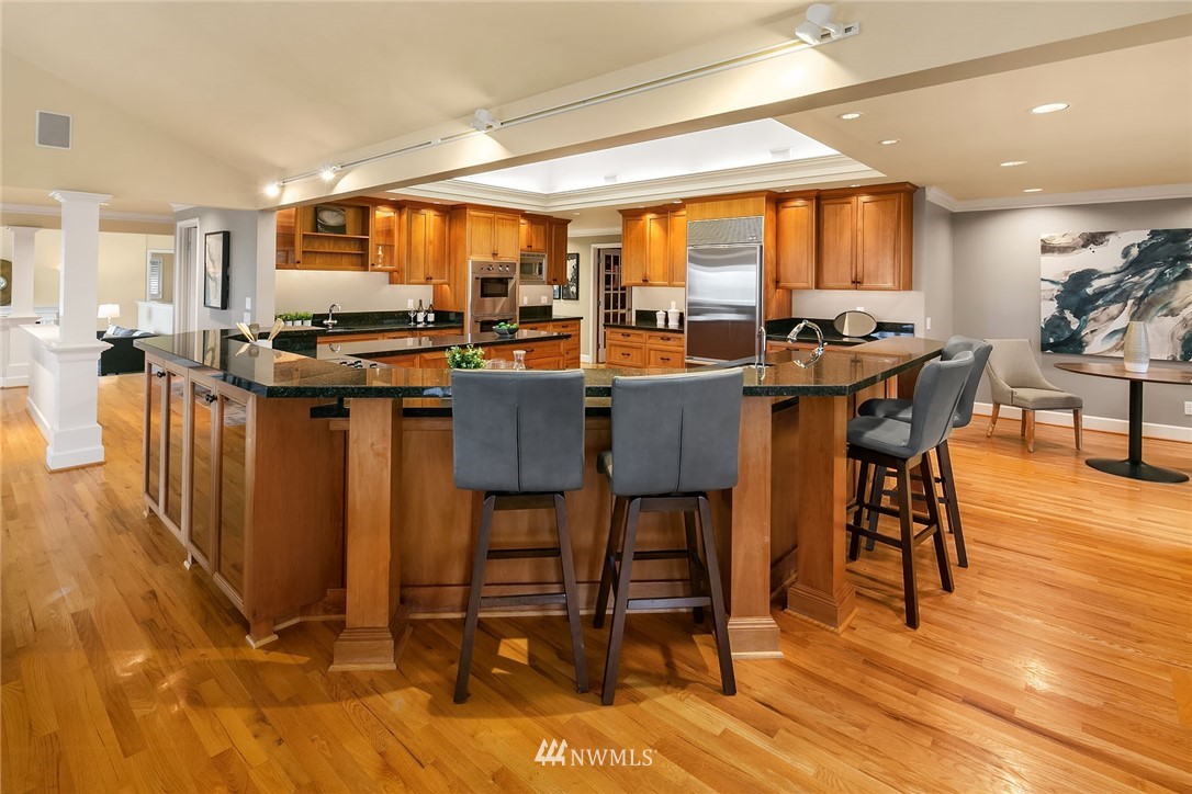 17618 Southeast 102nd Street Renton, WA 98059 - Photo 5 of 25